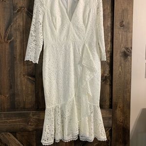 Women’s Lulu’s white dress XL